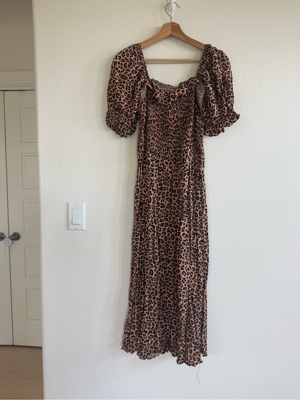 Leopard Print Puff-Sleeve Maxi Dress - Brown